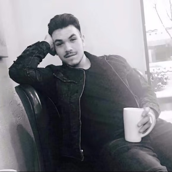 Meet your Posher, Running - Picture 2 of 6